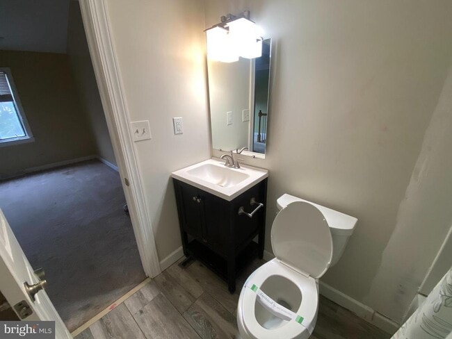 Building Photo - 99 Chatham Ct