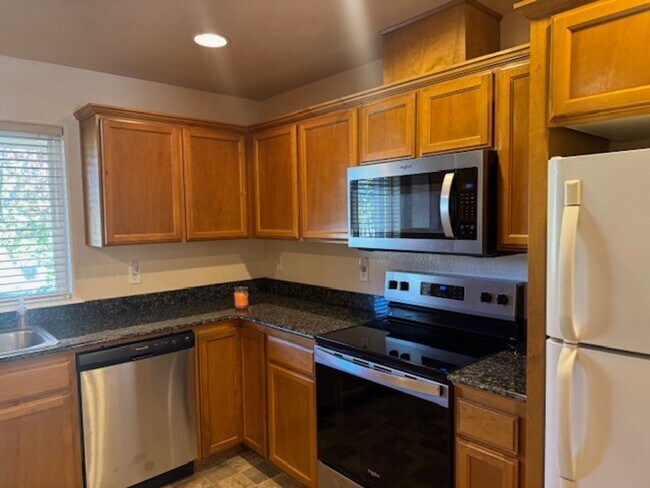 Building Photo - SINGLE LEVEL HOME IN CP/ ON QUIET CULDESAC