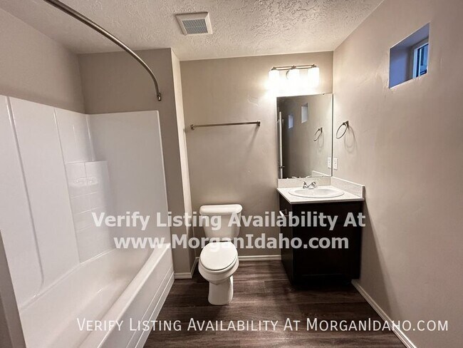 Building Photo - 1021 S Elder St