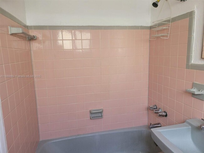 Building Photo - 154 W 26th St
