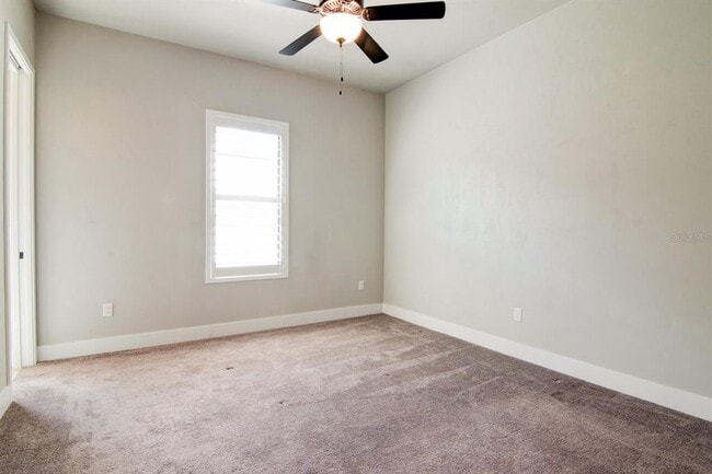 Building Photo - 861 SW 120th Dr