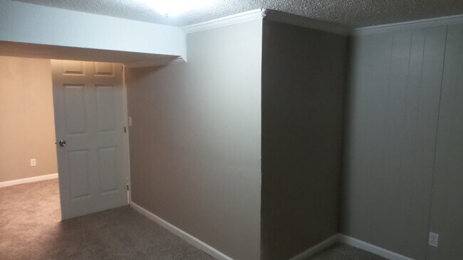 Building Photo - COMING SOON! Renovated 3 Bedroom, 2 bath R...