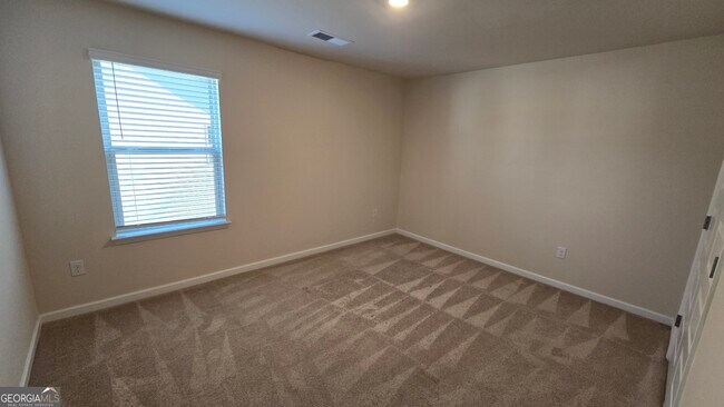 Building Photo - 13106 Vista Dr SE