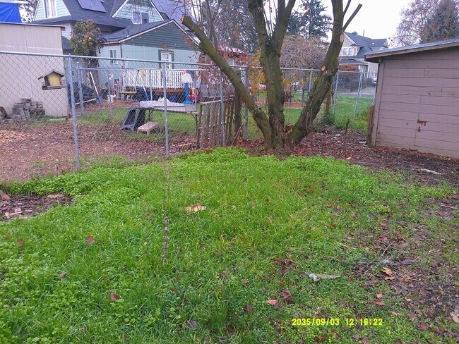 Building Photo - 140-14