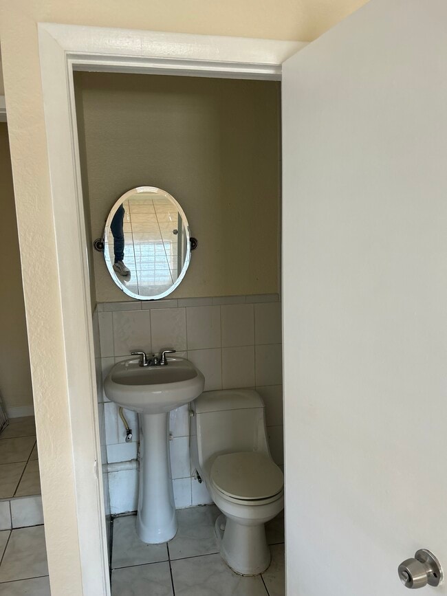 Building Photo - 327 NW 59th Terrace