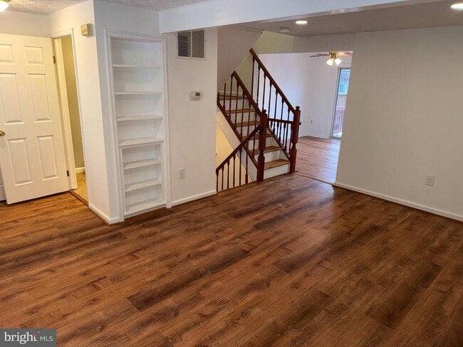 Building Photo - 9252 Pirates Cove