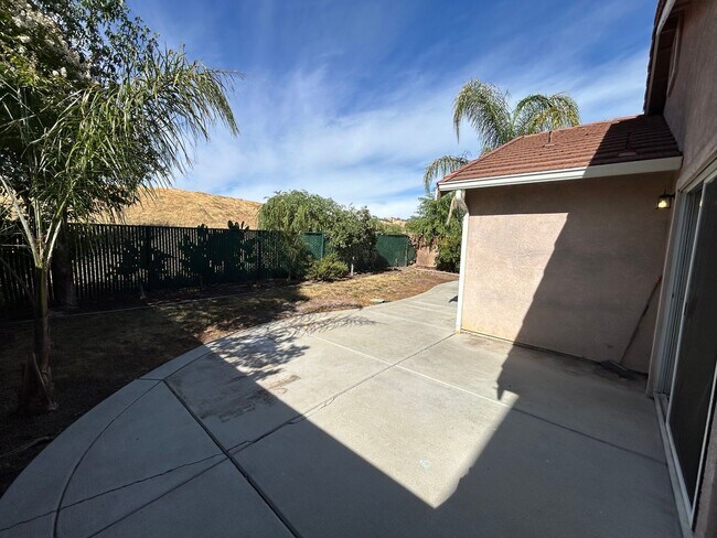 Building Photo - Beautiful Single Story 3 Bedroom, 2 Bath Antioch Home