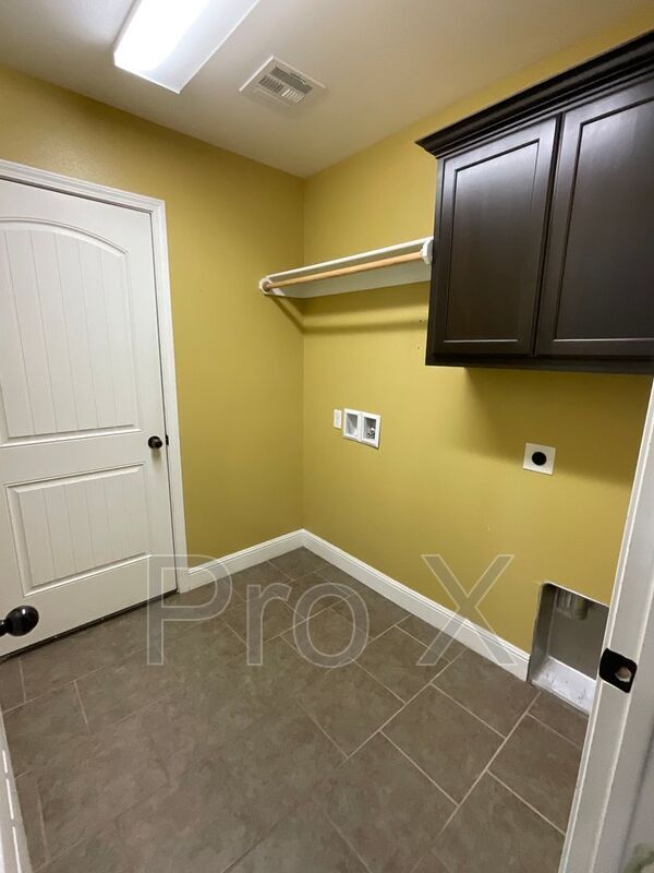 Building Photo - 2824 Jefferson Ave