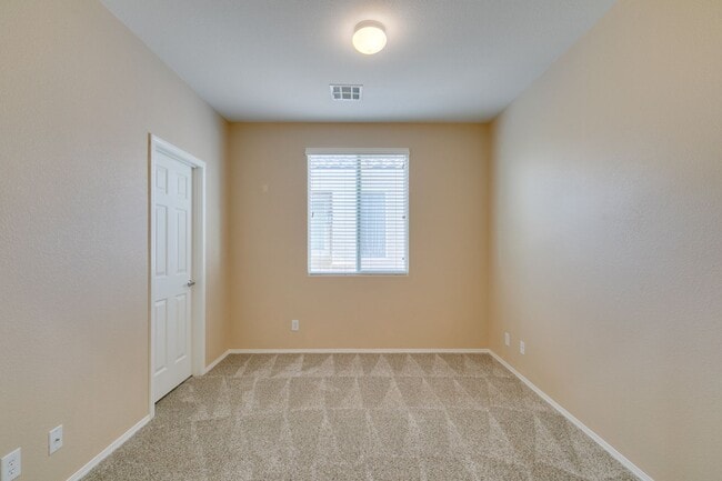 Building Photo - 6290 Majestic Hills Ave