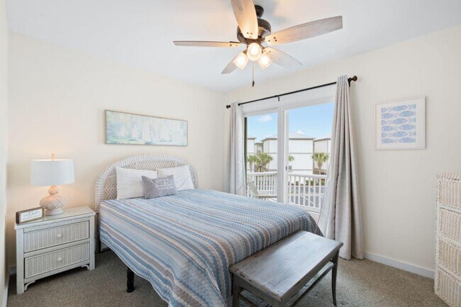 Building Photo - 1948 W Beach Blvd