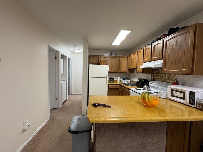 Building Photo - 2 bedroom condo