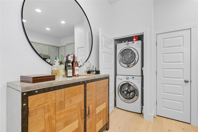 Building Photo - 2007 S L Davis Ave