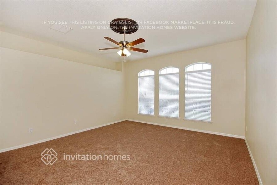 Building Photo - 2136 Windcrest Lake Cir