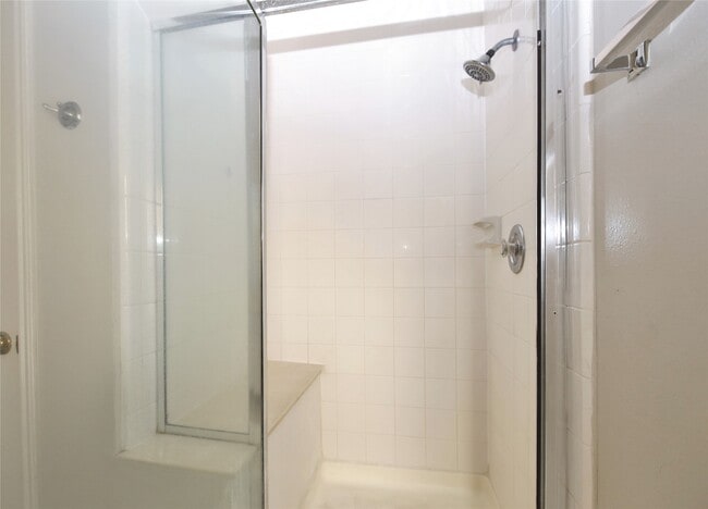 Building Photo - 8811 Norham Dr