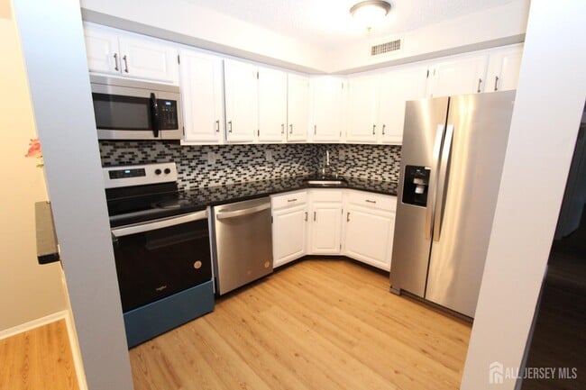 Building Photo - 1204 Aspen Dr
