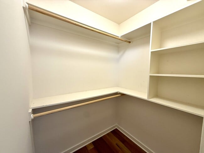 Building Photo - 416 Starlight Vlg Lp