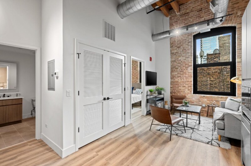 Building Photo - 154 W Ohio St