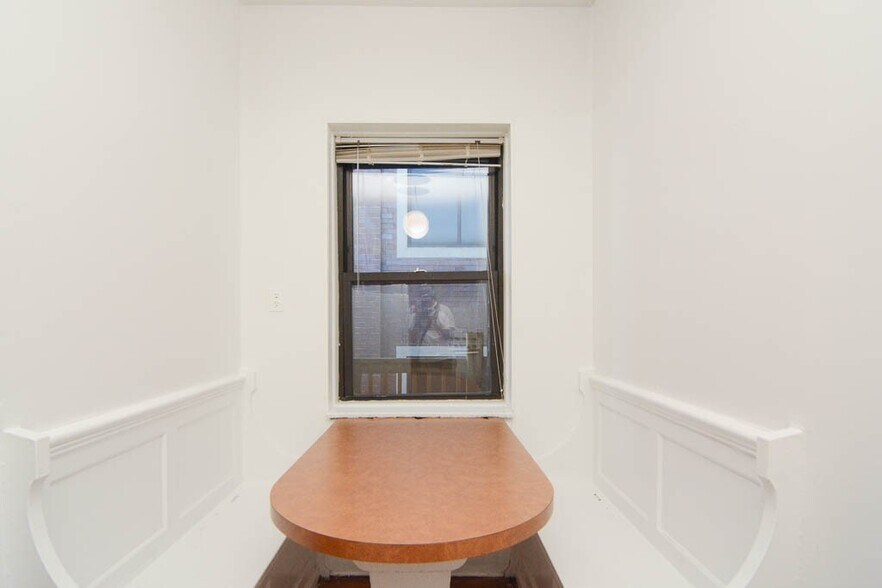 Building Photo - 3024 N Halsted St