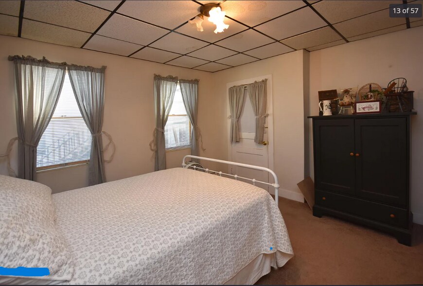 Building Photo - 319 Fenn St