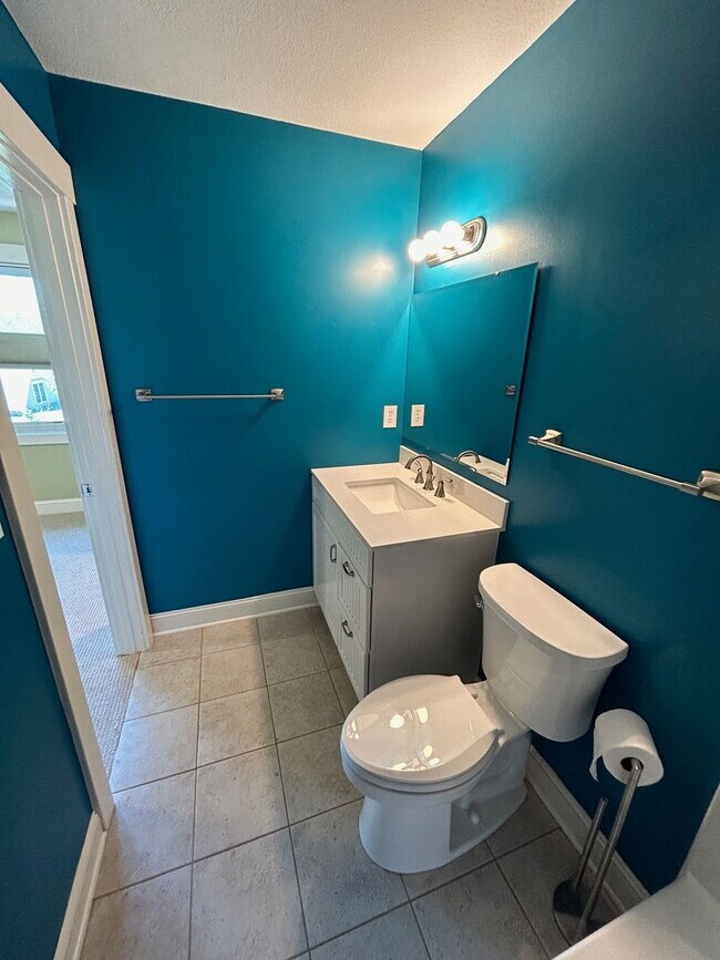 Building Photo - Central AVL - Custom Built, Made for Enter...