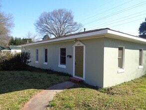 Building Photo - 2203 Highland St