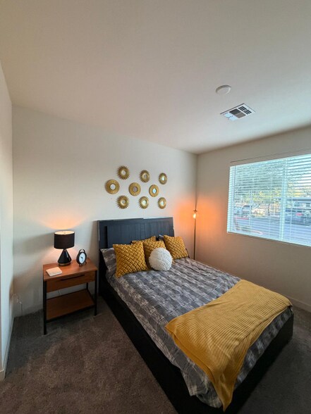 Building Photo - 4444 N 7th Ave