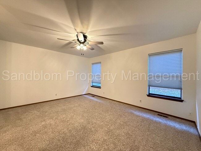 Building Photo - For Lease | South Tulsa Duplex | Available Now!