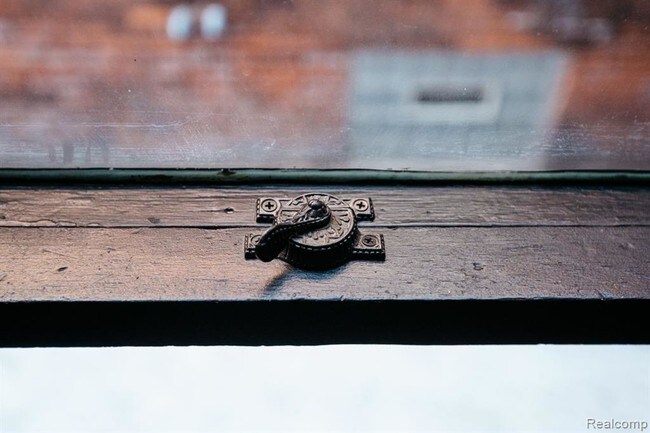 Building Photo - 4305 Trumbull Ave