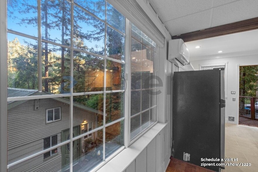Building Photo - 17363 Park Ave
