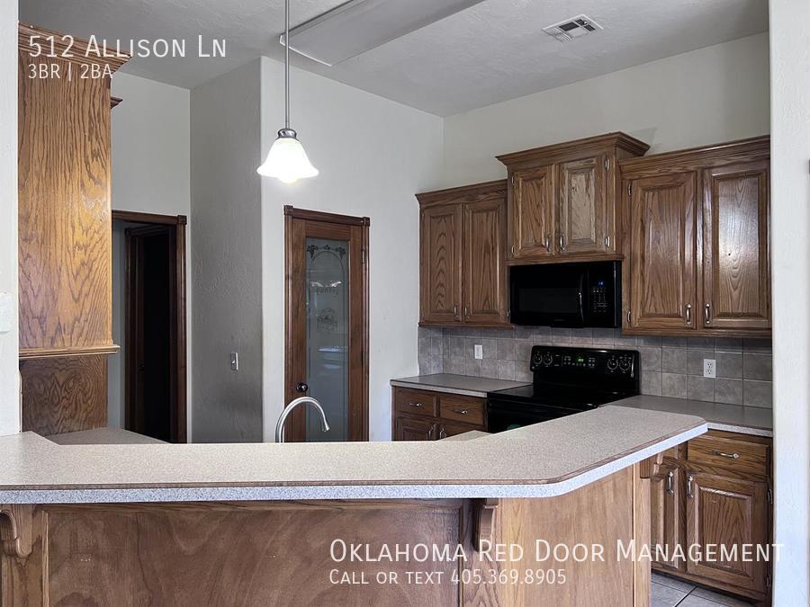 Building Photo - 512 Allison Ln