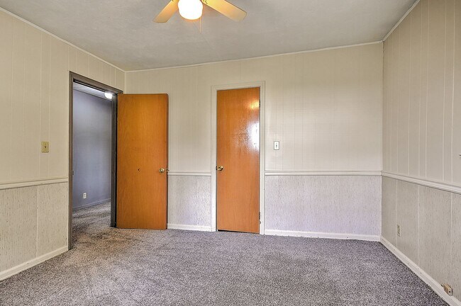 Building Photo - 2207 Buckingham Rd