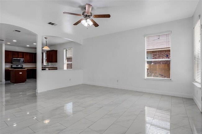 Building Photo - 556 Moonwalker Trail