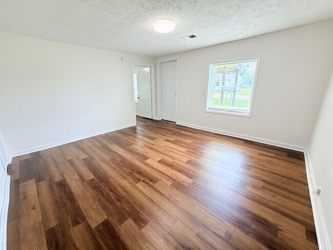 Building Photo - COMING SOON: 3 Bedroom/2 Bath Home located at 1020 E Seventh St. Greenfield, IN