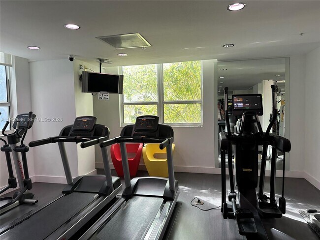 Building Photo - 234 NE 3rd St