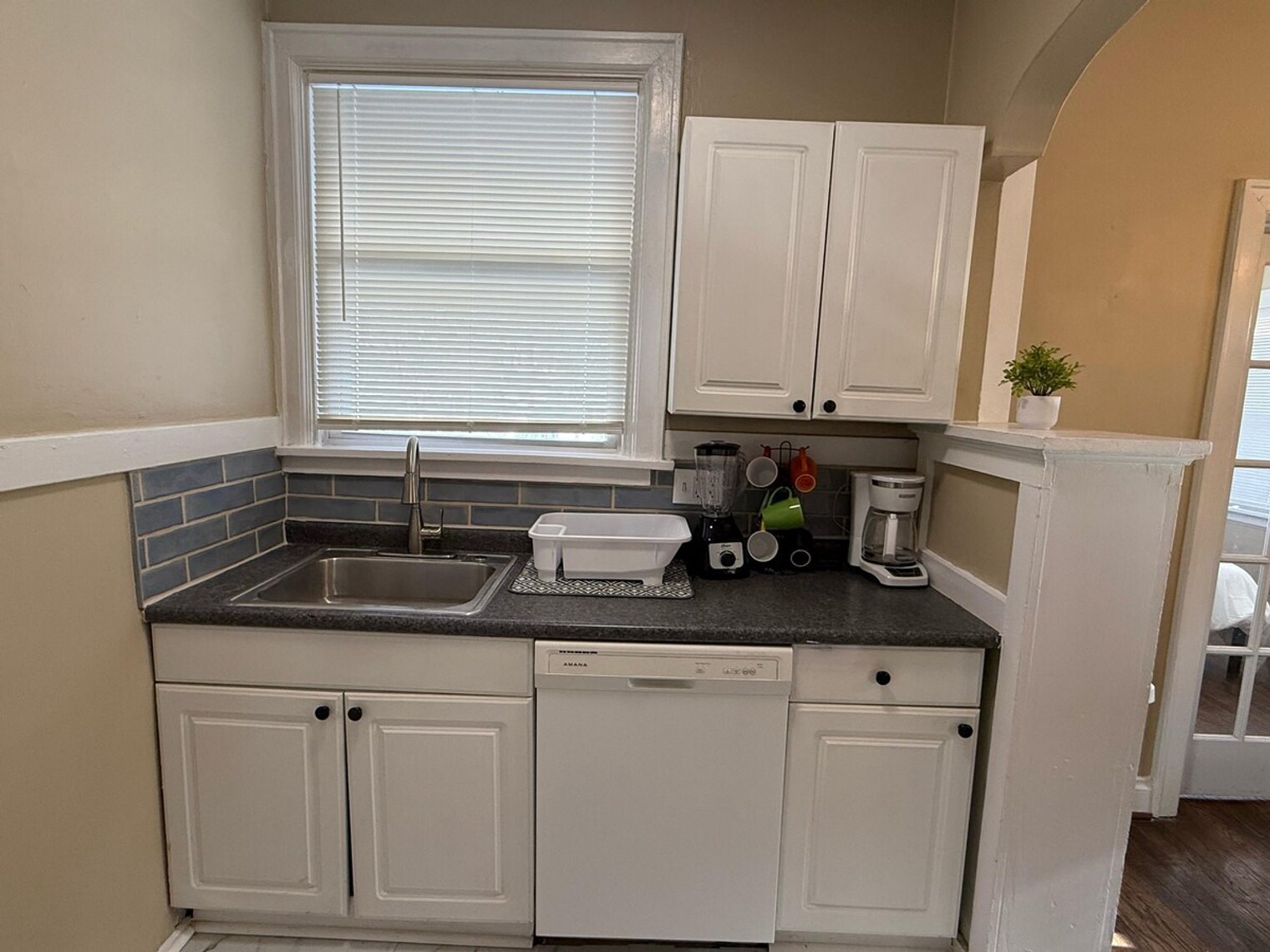 Building Photo - 2207 McCausland Ave