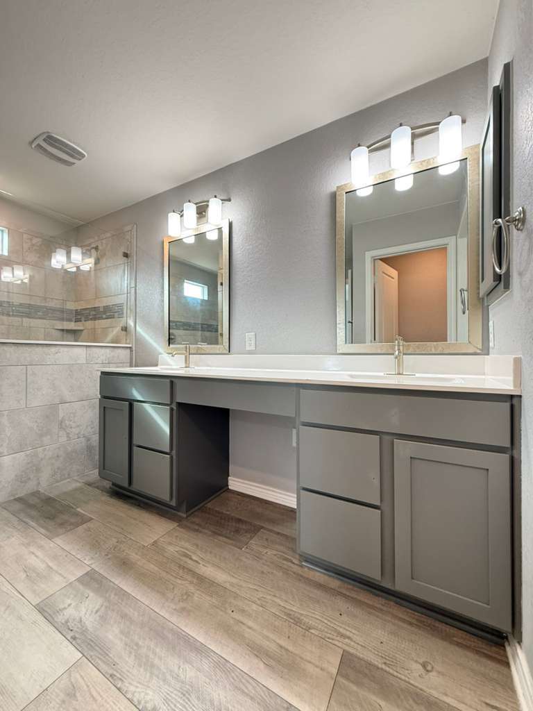 Building Photo - 323 Deer Crest Dr