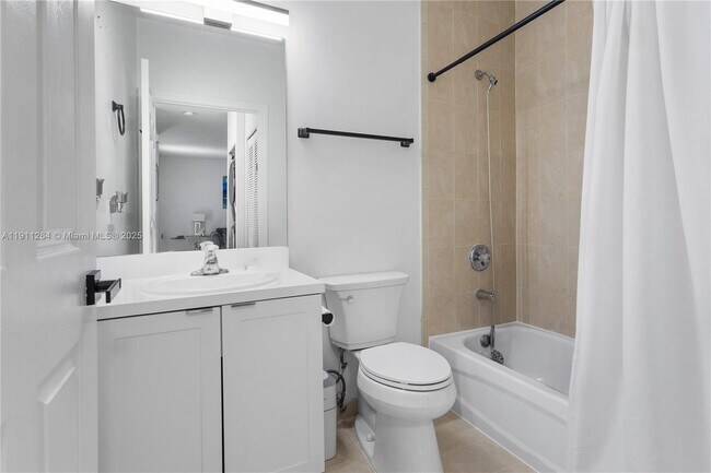 Building Photo - 2741 NE 4th St