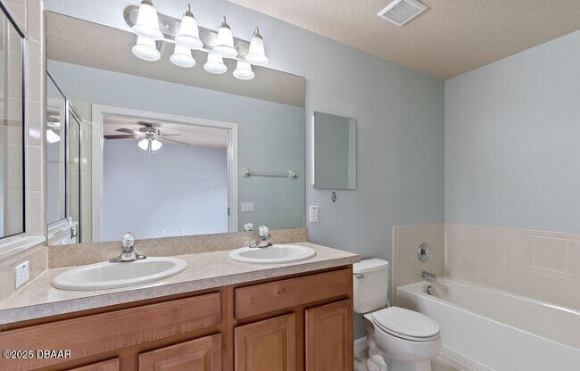 Building Photo - 125 Tarracina Way