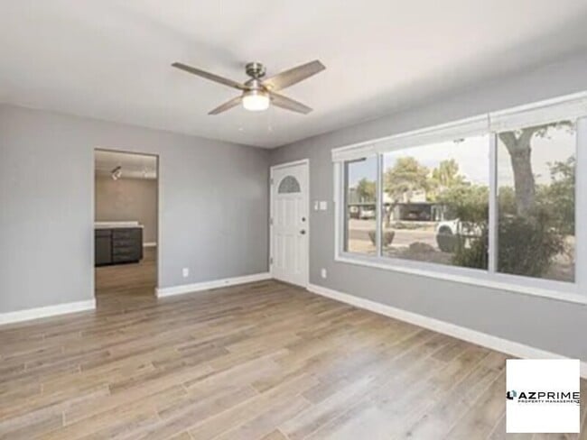 Building Photo - Charming 3bedroom house