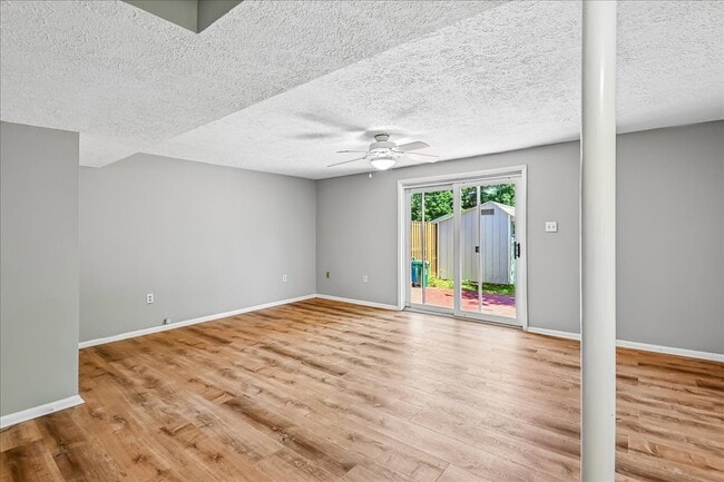 Building Photo - 8346 Sperry Ct