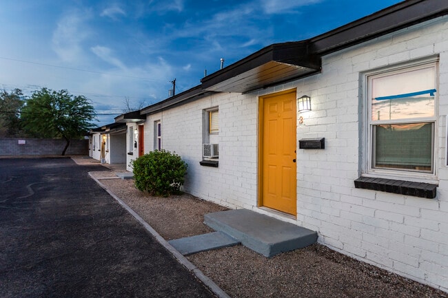 Building Photo - Encanto Park Apartments