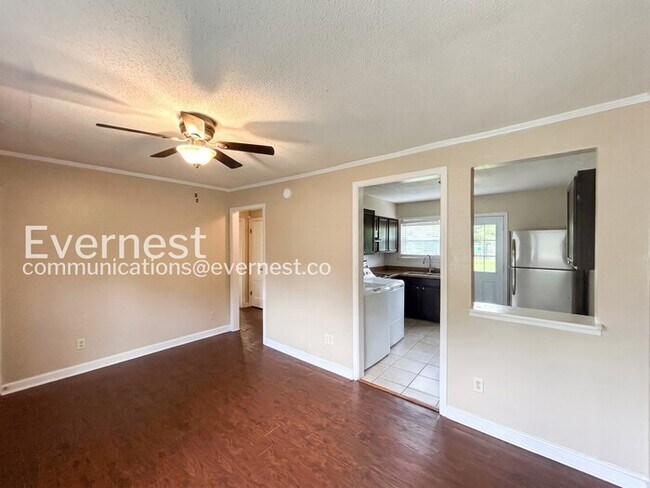 Building Photo - 2-Bed/1-Bath Home/Voucher Accepted/Available Now!