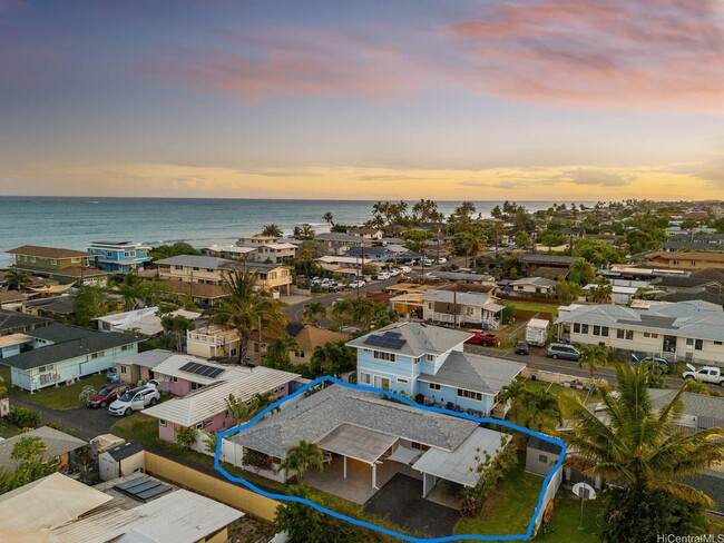 Primary Photo - Charming 3-Bedroom Beachside with Spacious...