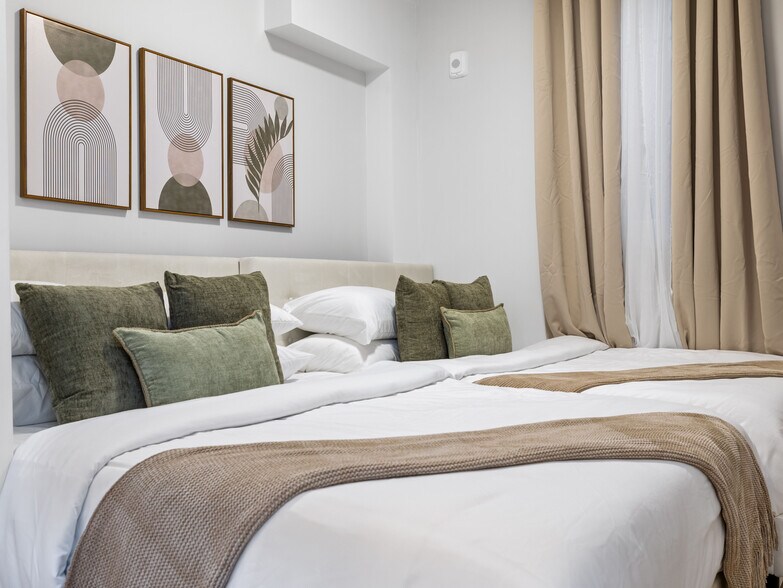 Building Photo - 566 Dorchester Ave