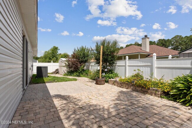 Building Photo - 13260 Bonaparte Ln