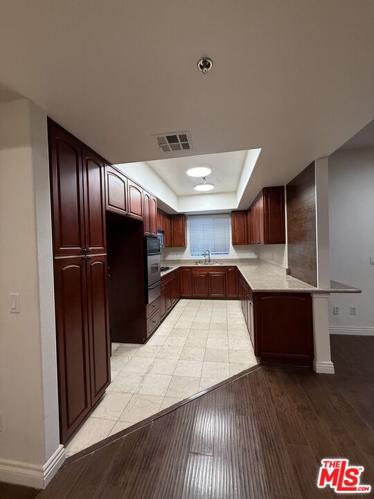 Building Photo - 962 S Gramercy Dr