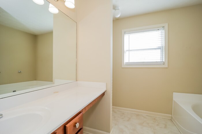 Building Photo - 407 Glenleigh Dr