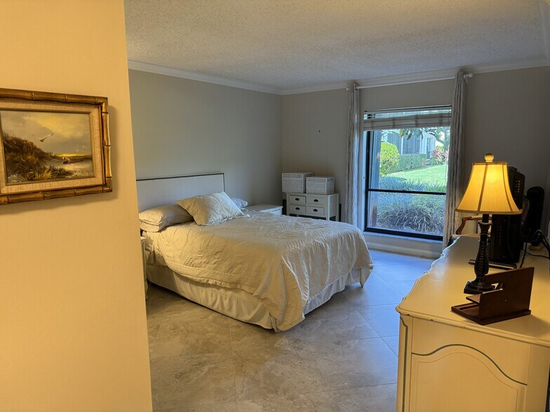 Primary Bedroom - 14 Turtle Creek Dr