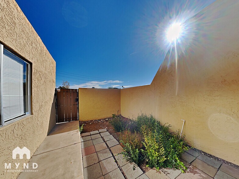 Building Photo - 8343 N 59th Dr