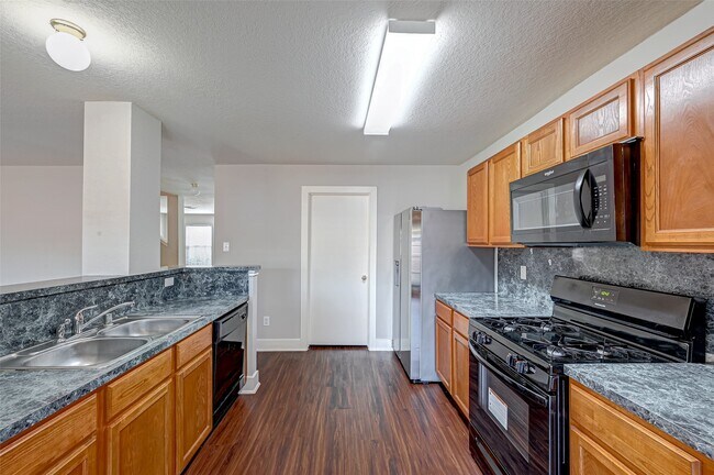 Building Photo - 7603 Chalk Hill